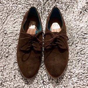 ✨ MAKE AN OFFER • DV by Dolce Vita Suede Oxfords